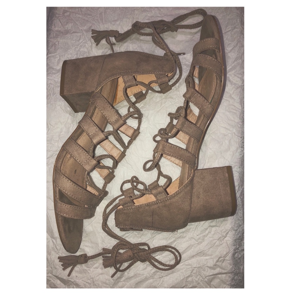 Madden girl chunky tie up heel